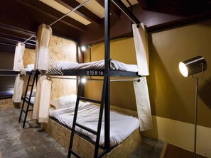 Room - Raw Hostel (Chiang Mai)