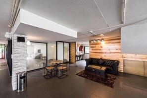 Living area - R1 Boutique Serviced Apartment (Chiang Mai)