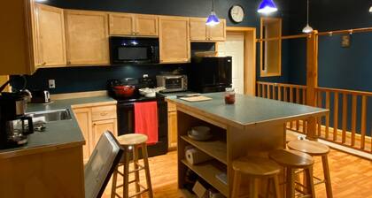Beautiful 1-bed 2 Storey Cabin in the Woods