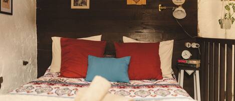 Traditional Cabin, Mountain View | Down duvets, desk, laptop workspace, blackout curtains