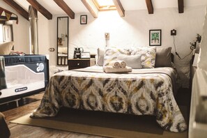Traditional Cabin, 1 Bedroom | Down comforters, desk, laptop workspace, blackout drapes - La Vallicuerra (Mieres)
