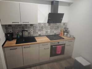 Fridge, oven, stovetop, dishwasher - Prümzurlayer Waldblick 2 (Prümzurlay)