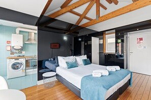 Iron/ironing board, Internet, bed sheets - GuestReady - Cosy studio in the heart of Porto (Porto)