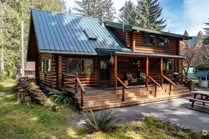 Exterior - Mountain + Riverfront cabin w/ hot tub + sauna (Granite Falls)