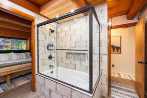 Hair dryer, towels - Riverfront retreat with sauna & hot tub 3B2Ba (Granite Falls)