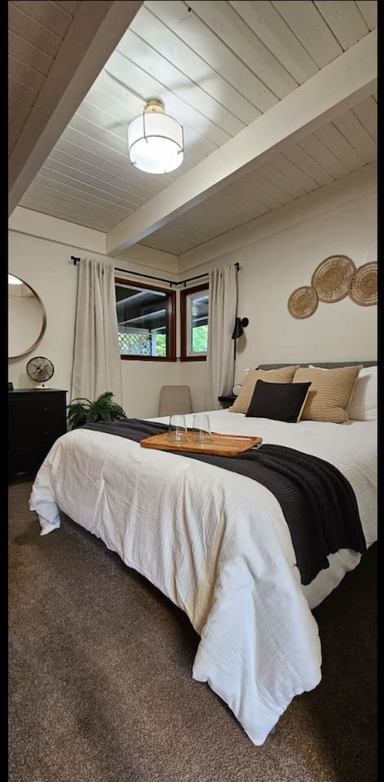 1 bedroom, desk, iron/ironing board, WiFi