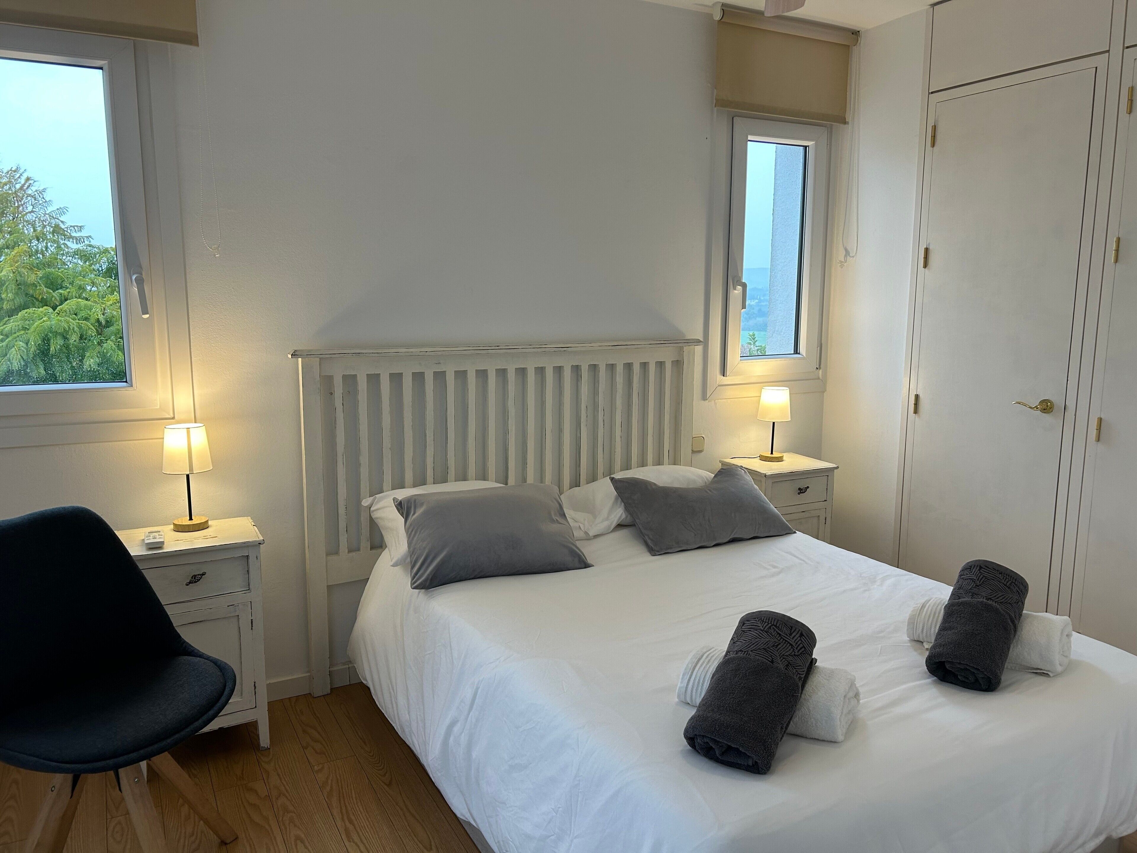 2 slaapkamers, een strijkplank/strijkijzer, wifi