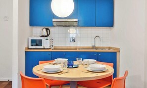 Kühlschrank, Mikrowelle, Toaster