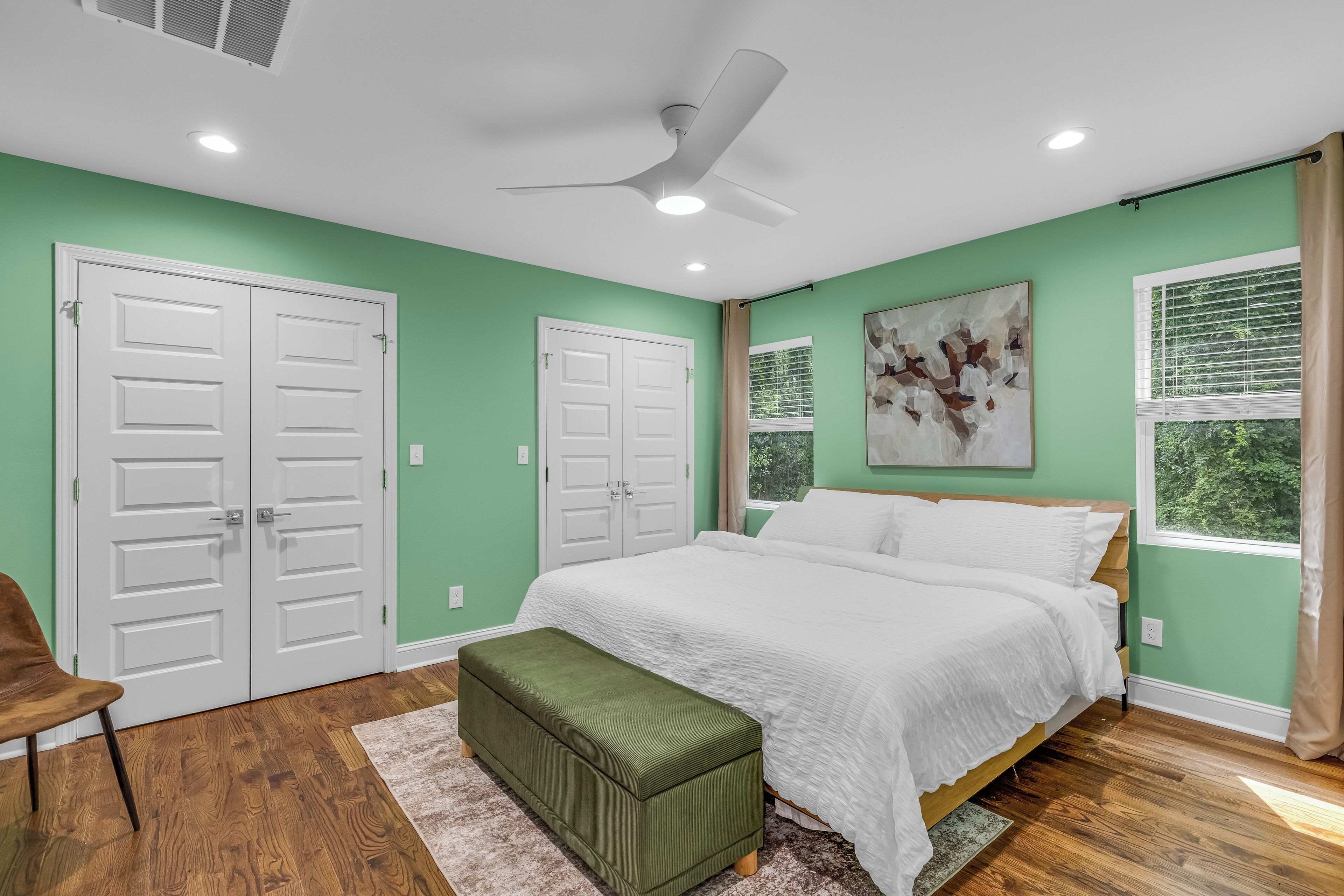 3 chambres, fer et planche à repasser, Wi-Fi, draps fournis