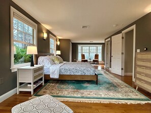 4 bedrooms, desk, iron/ironing board, free WiFi - Waterfront Getaway with Heated Saltwater Pool on 3 Acres. (Yarmouth)