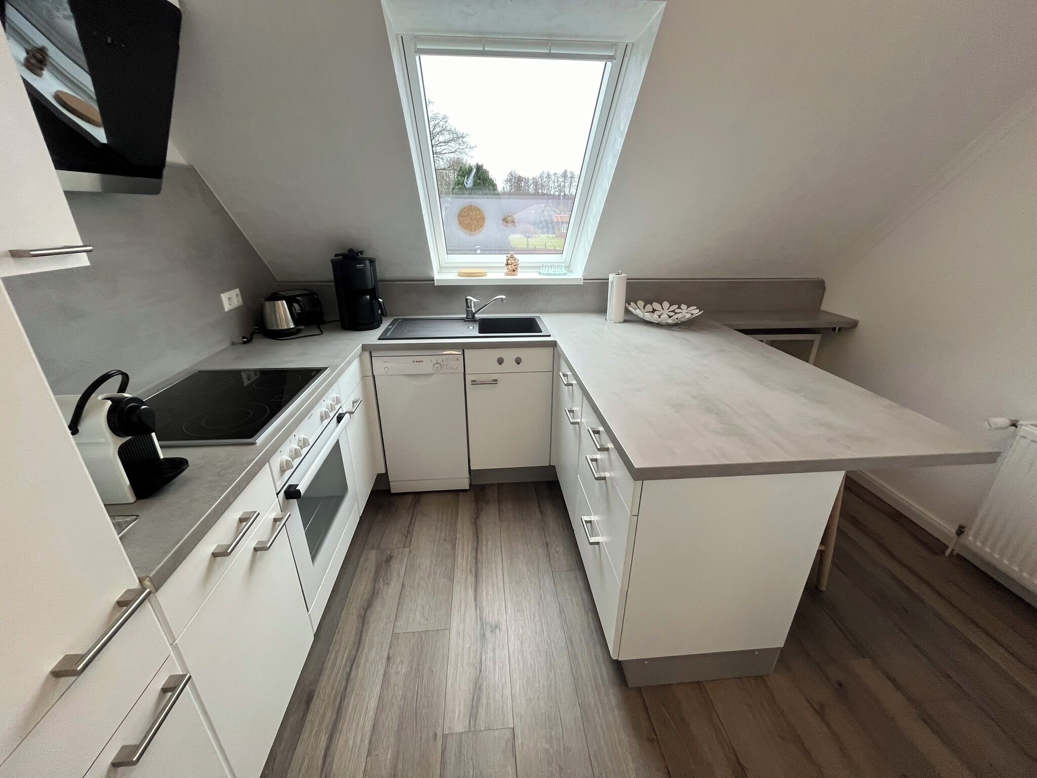 Réfrigérateur, four, plaque de cuisson, lave-vaisselle