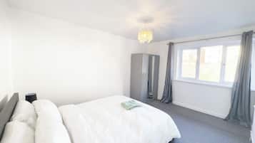 3 chambres, fer et planche Ă repasser, accĂšs Internet, draps fournis