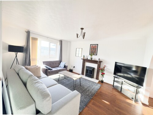 Spacious Newport Home Near ICC & Local Attractions