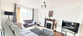 Spacious Newport Home Near ICC & Local Attractions