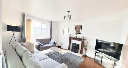 Spacious Newport Home Near ICC & Local Attractions