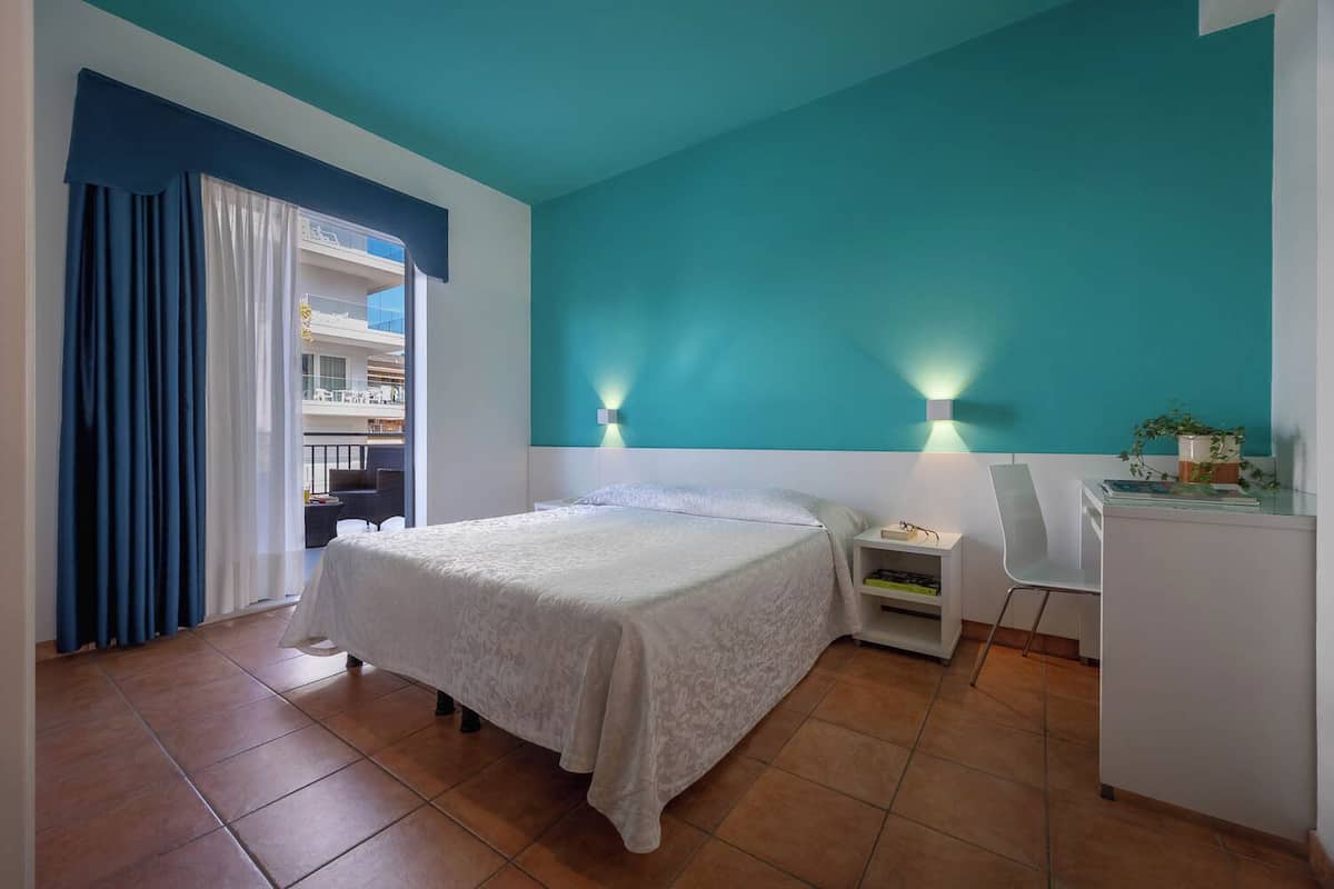 Superior Double or Twin Room, Balcony | In-room safe, iron/ironing board, free cribs/infant beds, free WiFi