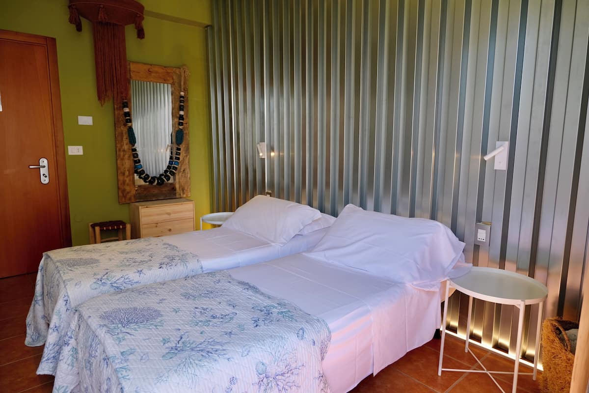 Comfort Double Room, Balcony | In-room safe, iron/ironing board (on request), WiFi (free), bed sheets