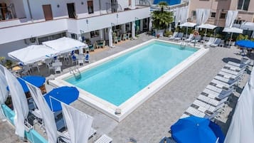 Sæsonbestemt udendørs pool