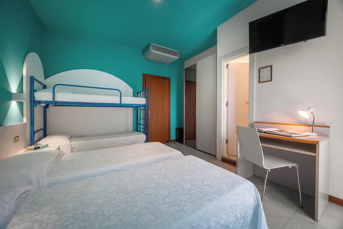 Superior Quadruple Room | In-room safe, iron/ironing board, free cribs/infant beds, free WiFi