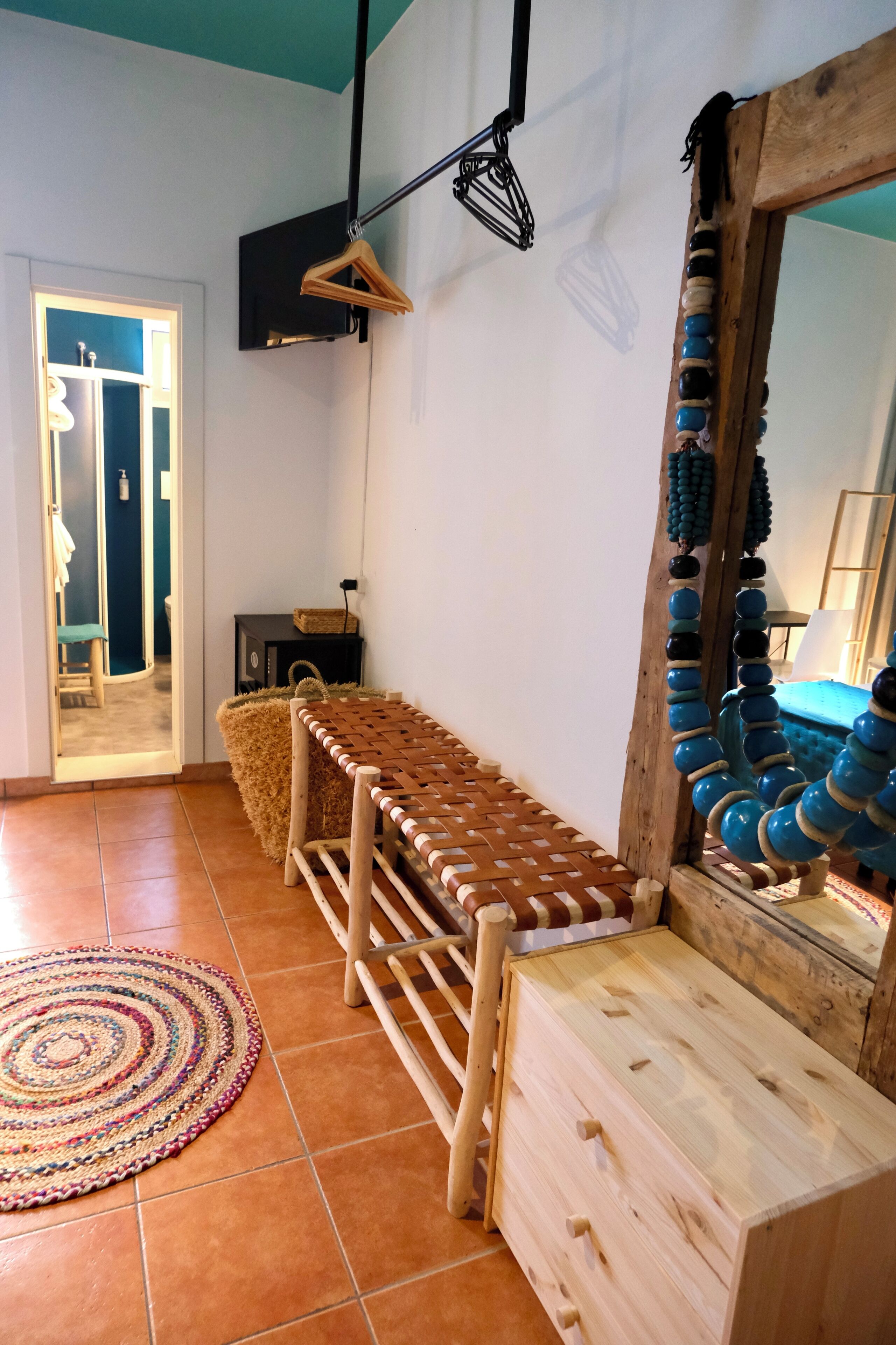 Economy vierpersoonskamer, balkon | Een kluis op de kamer, een strijkplank/strijkijzer, gratis wifi