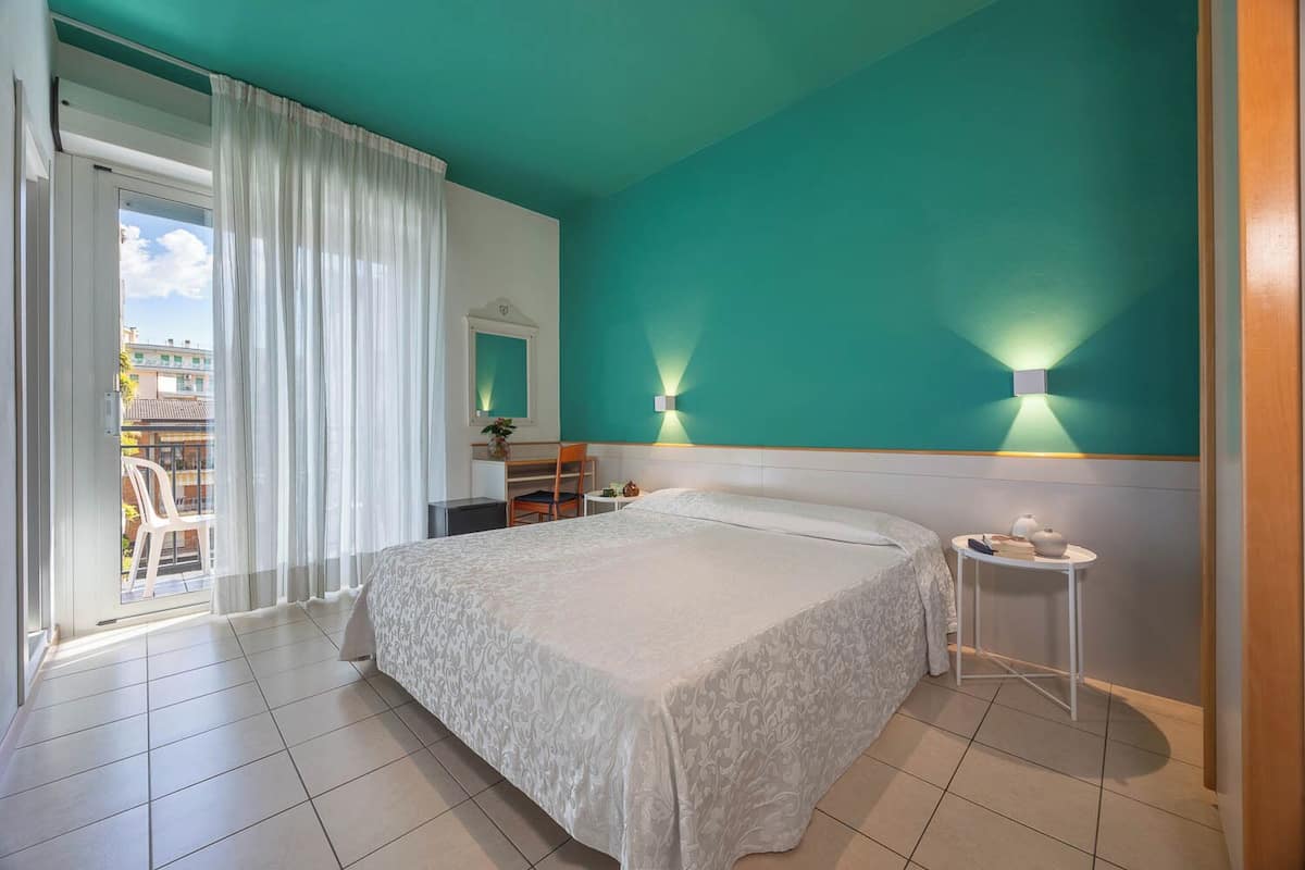 Comfort Double Room, Balcony | In-room safe, iron/ironing board, free cribs/infant beds, free WiFi