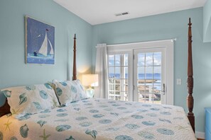 3 bedrooms, desk, iron/ironing board, WiFi - Waterfront Home w/ Pool, Private Dock & Fireplace in Newport NC (Newport)