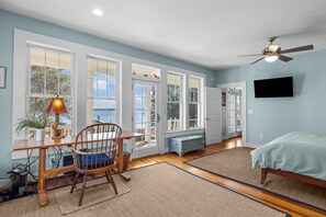 3 bedrooms, desk, iron/ironing board, WiFi - Waterfront Home w/ Pool, Private Dock & Fireplace in Newport NC (Newport)