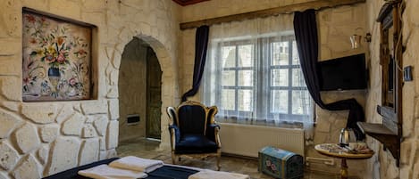 Deluxe Double Room, Garden View