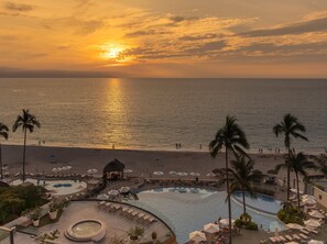 Outdoor pool - Ocean View in a Beach Front Resort and Spa.  (Incl. All-Inclusive for 2 Adults) (Puerto Vallarta)