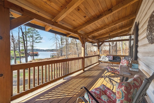 Lakefront Escape w/Private Water Access, Dock, Kayaks, & Fire Pit. Pet Friendly!
