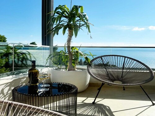 Spacious Villa Apartment With Seaview
