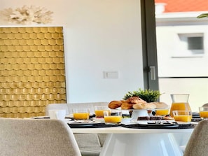 Villa | Dining - Spacious Villa Apartment With Seaview (Imotski)
