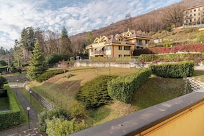 Apartment, 1 Bedroom | Property grounds - Modern Flat 2 Near the Swiss Border in Viggiù (Viggiu)