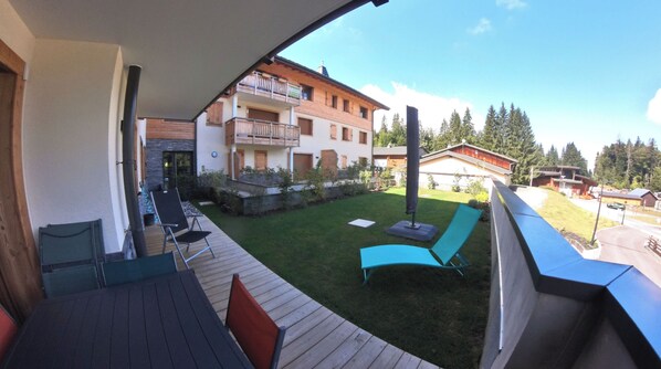 Terrace/patio - Les Carroz d'Arâches new apartment 80 M2 4 persons with garden. (Arâches la Frasse)