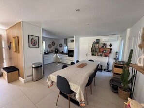 Interior - Private air-conditioned villa with heated pool and pool house (Aix En Provence)