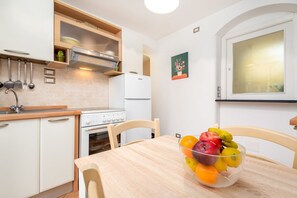 Fridge, toaster - Memorie Saline is a small jewel in the heart of Vernazza to fully enjoy a holiday in the 5 Terre.located in the historic center of Vernazza, not far from the station and the port, favoring travel throughout the territory of the 5 Terre. The terrace has a (Vernazza)