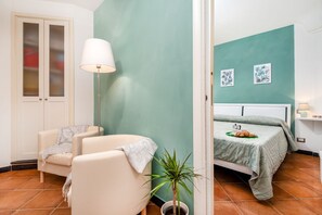 Iron/ironing board - Memorie Saline is a small jewel in the heart of Vernazza to fully enjoy a holiday in the 5 Terre.located in the historic center of Vernazza, not far from the station and the port, favoring travel throughout the territory of the 5 Terre. The terrace has a (Vernazza)