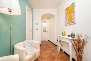 Interior - Memorie Saline is a small jewel in the heart of Vernazza to fully enjoy a holiday in the 5 Terre.located in the historic center of Vernazza, not far from the station and the port, favoring travel throughout the territory of the 5 Terre. The terrace has a (Vernazza)