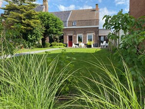 Exterior - Former village hall located in the middle of the Flanders hills. (Eecke)