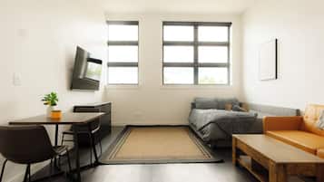 Lägenhet - 1 queensize-säng - utsikt mot staden | Interiör