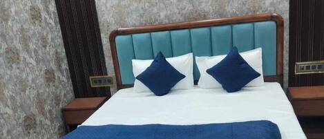 Habitación Deluxe doble | Escritorio, espacio para trabajar con un portátil, wifi gratis