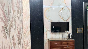 Kamar Double Deluks | Meja kerja, ruang kerja ramah laptop, dan Wi-Fi gratis