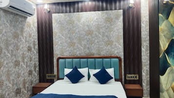 مكتب ومساحة عمل للكمبيوتر المحمول وواي فاي مجانًا