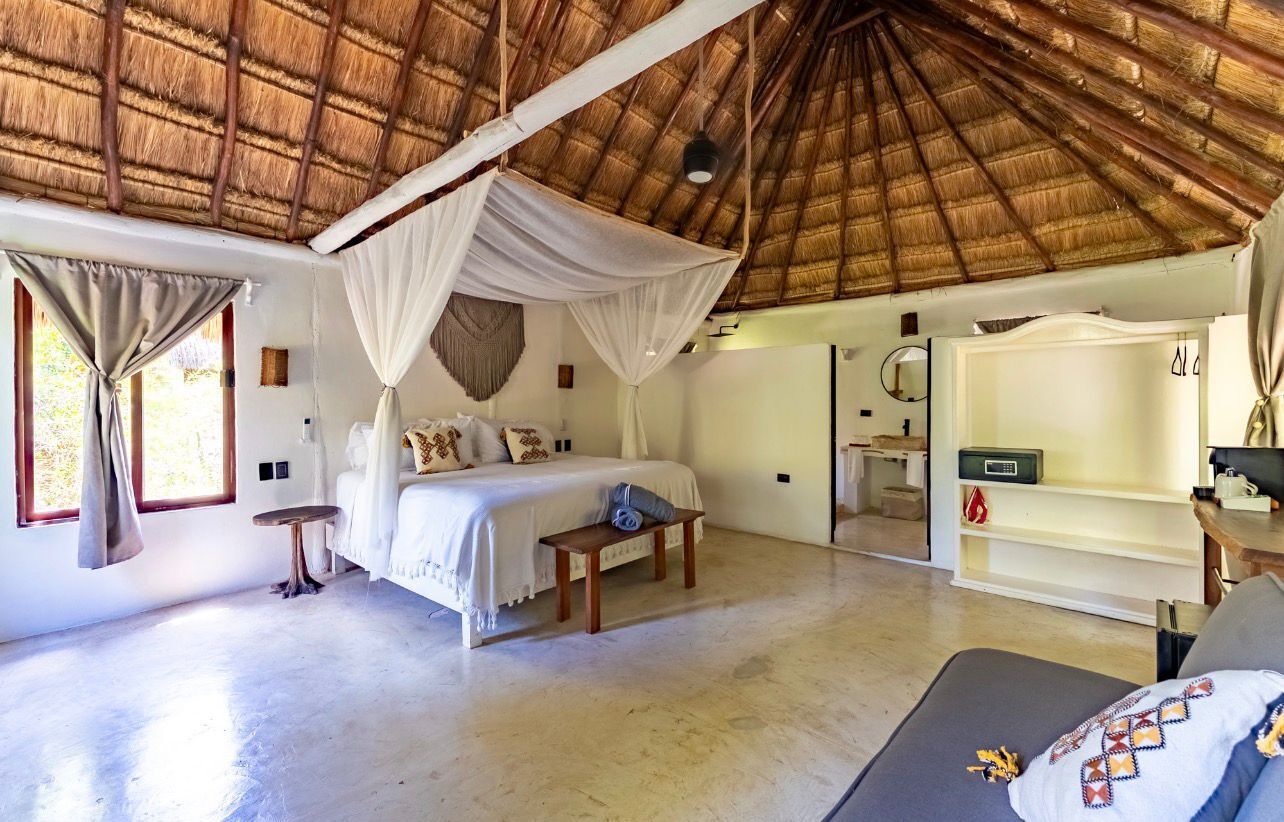 Jungle Side room