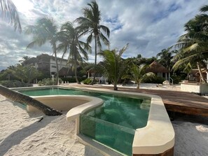 Outdoor pool - Hotel Qamar Lux (Tulum)