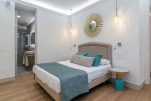 4 chambres, bureau, fer et planche à repasser, accès Internet