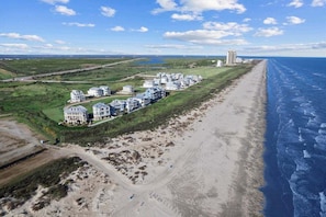 Beach nearby - Beach View | Hot Tub | Putt Putt | Firepit | Tesla EV Charger (Galveston)