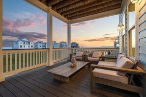Terrace/patio - Beach View | Hot Tub | Putt Putt | Firepit | Tesla EV Charger (Galveston)