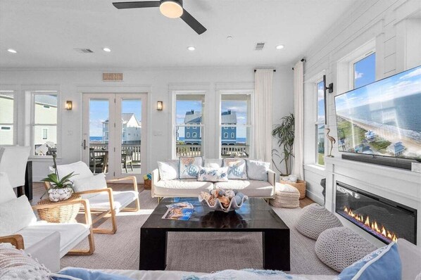 Smart TV, fireplace, books - Beach View | Hot Tub | Putt Putt | Firepit | Tesla EV Charger (Galveston)