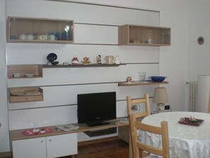 Dining - Charming marine living room accommodation in San Remo (Sanremo)